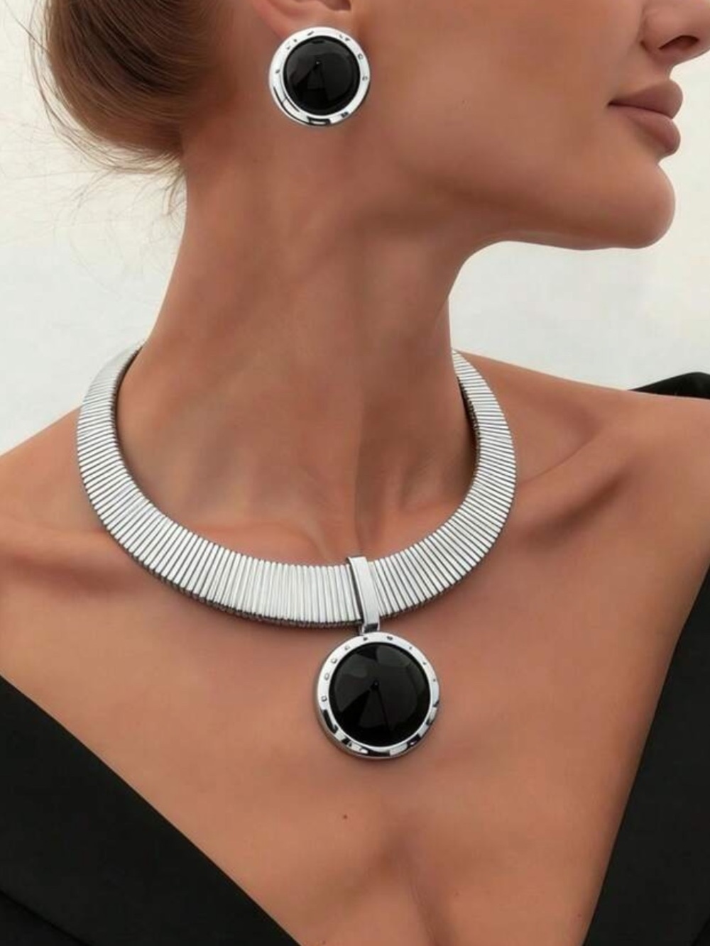 Elegant Silver Choker Necklace and earring set nwt